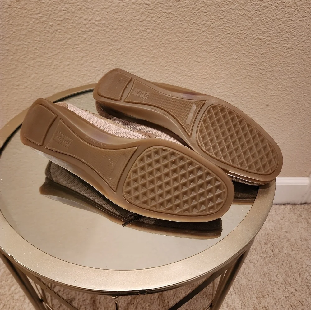 Aerosoles Light Green ๐ Telegram Suede Leather Flats Size 9 - Picture 5 of 6